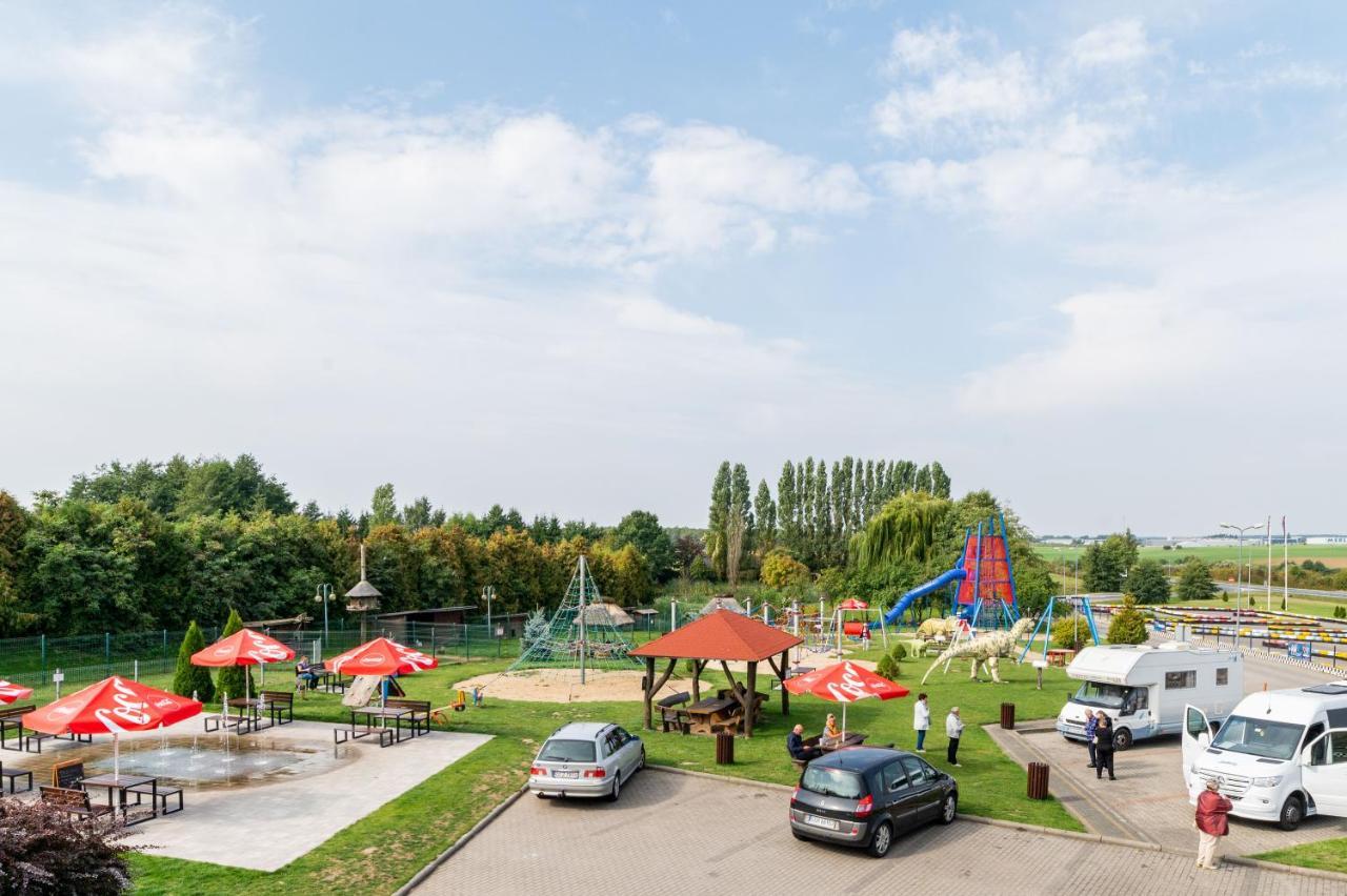 Hotel Odejewscy Хойнице Екстериор снимка