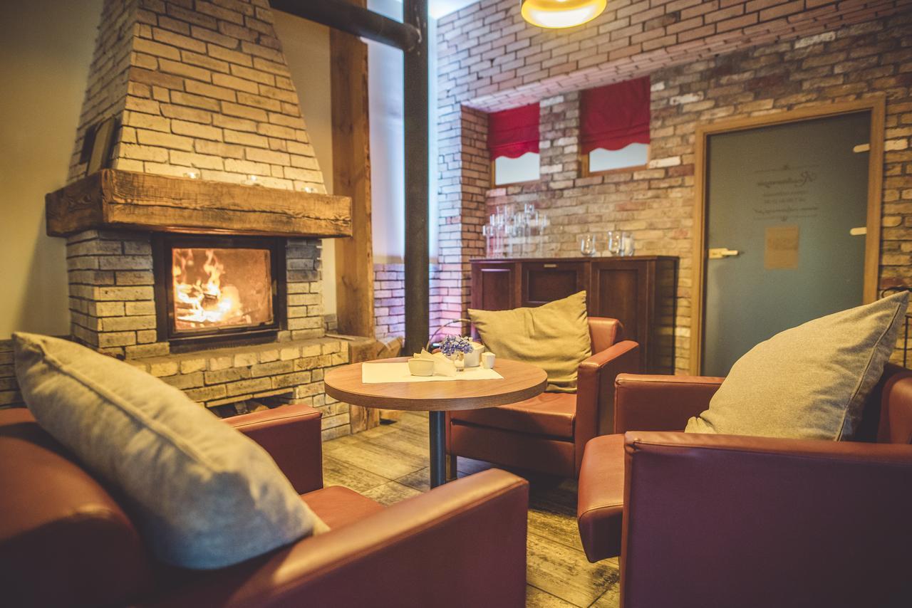 Hotel Odejewscy Хойнице Екстериор снимка