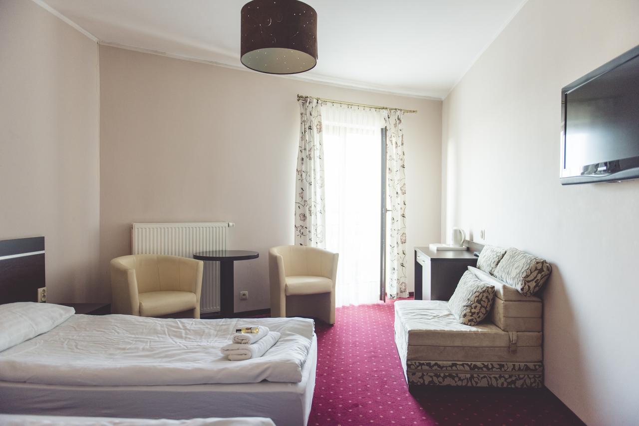 Hotel Odejewscy Хойнице Екстериор снимка
