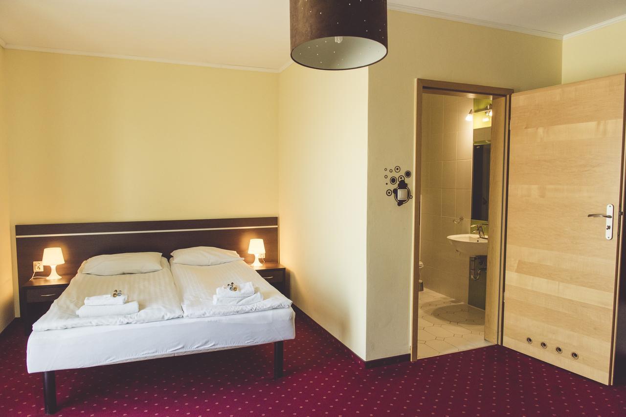 Hotel Odejewscy Хойнице Екстериор снимка